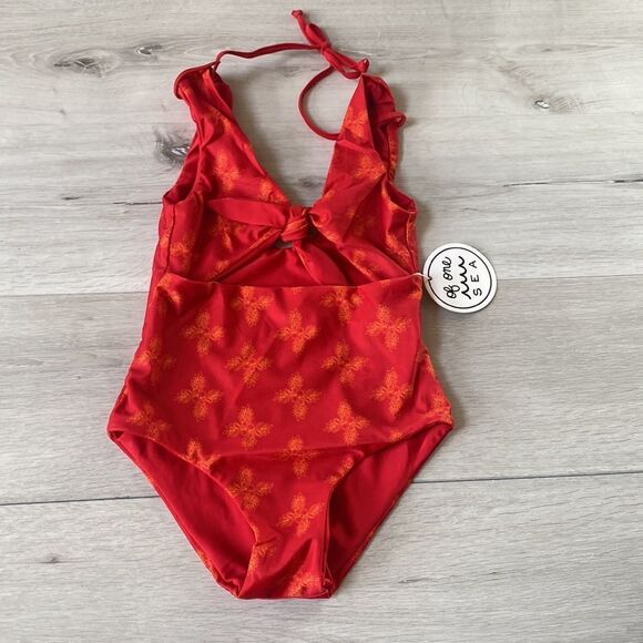 OF ONE SEA CUTOUT RED BREADFRUIT BANDANA‎ SZ 7/8 “NWT IN PACKAGING “ - Picture 5 of 6